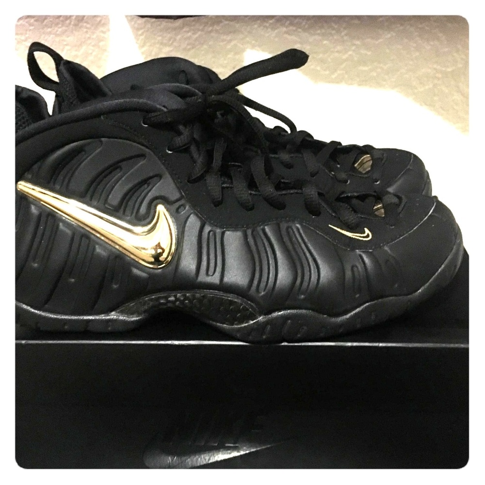 Air Foamposite Pro Black Metallic Gold Sz 8.5 Mens